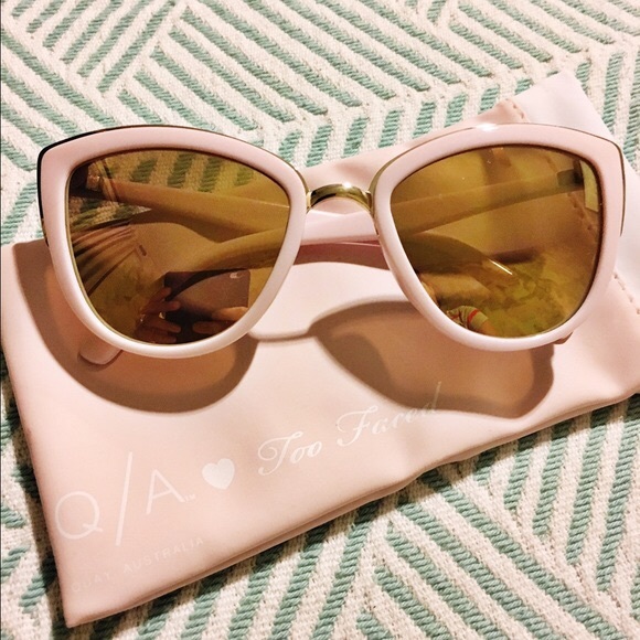QUAY x Too Faced LIMITED EDITION Pink Sunglasses - Picture 1 of 2
